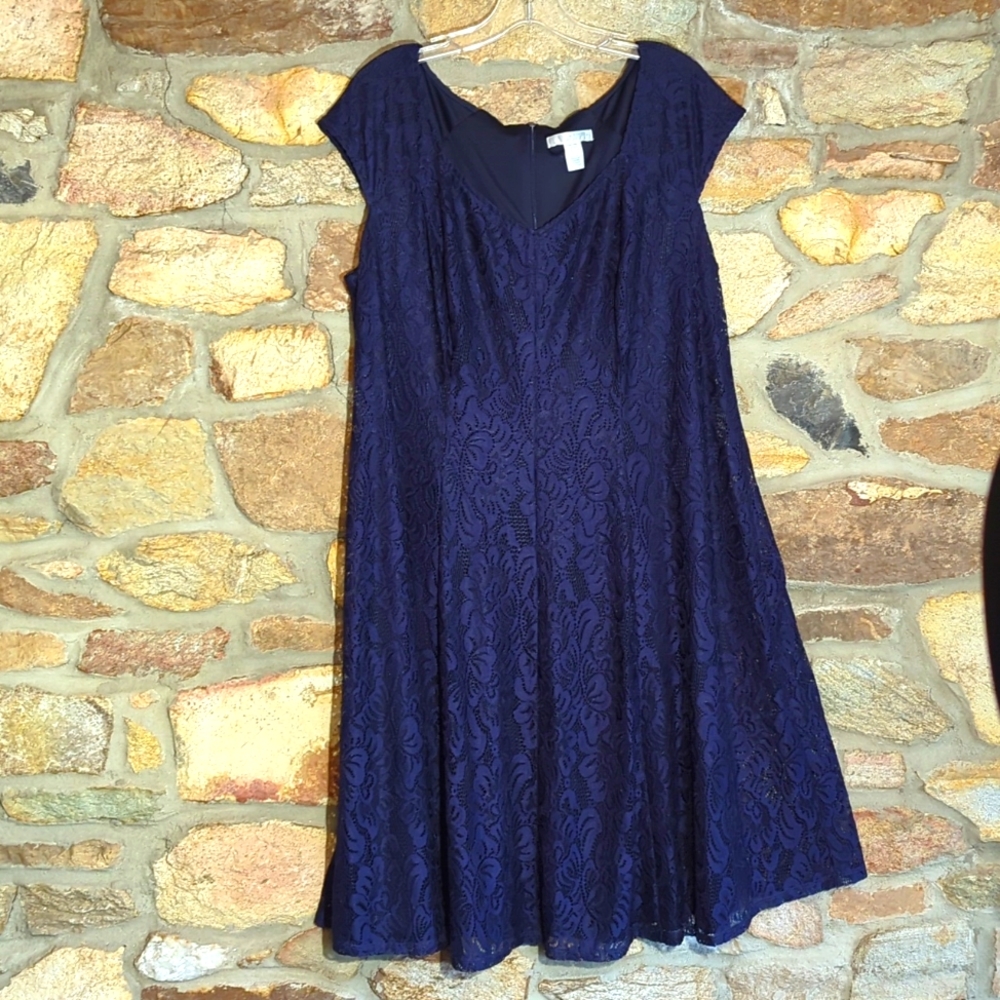 London times blue lace sleeveless dress